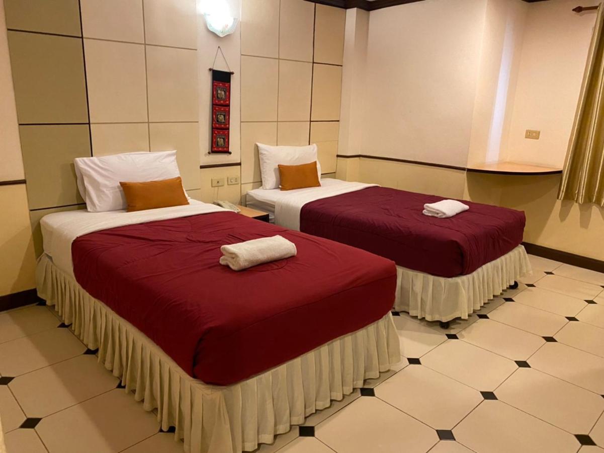 Honey House 2 Hostel Bangkok Bagian luar foto