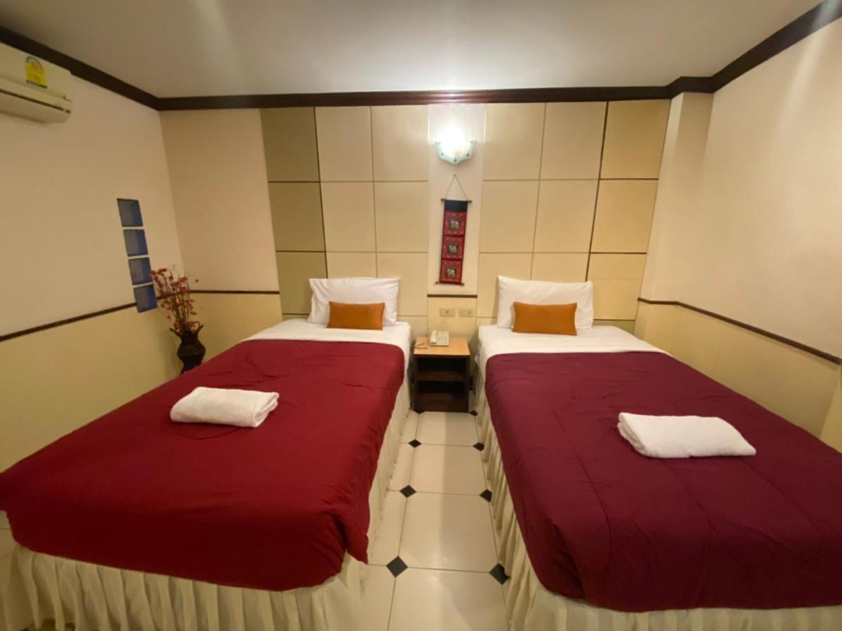 Honey House 2 Hostel Bangkok Bagian luar foto
