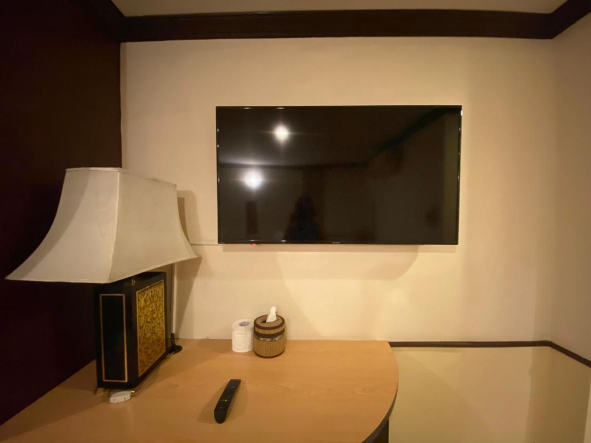 Honey House 2 Hostel Bangkok Bagian luar foto