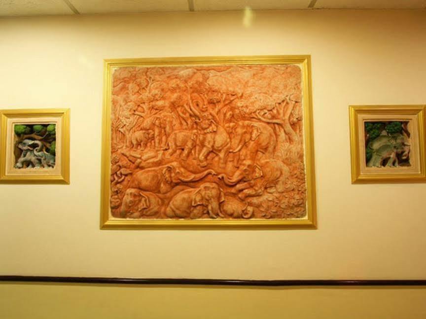 Honey House 2 Hostel Bangkok Bagian luar foto